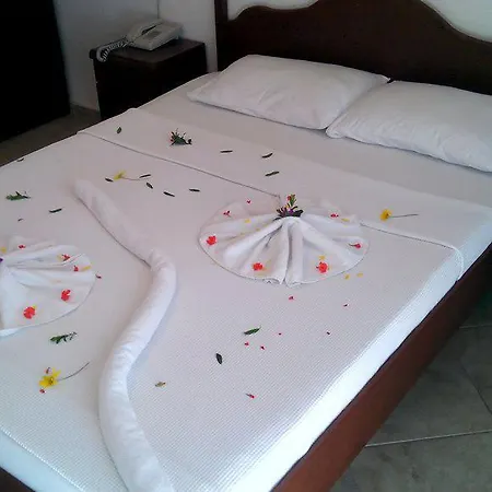 Clup Cinar Hotel 2*