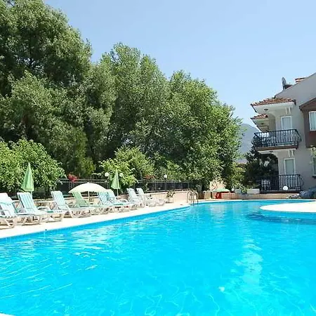 Clup Cinar Otel 2*